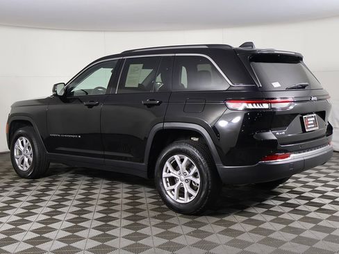 Used 2022 Jeep Grand Cherokee Limited image 12