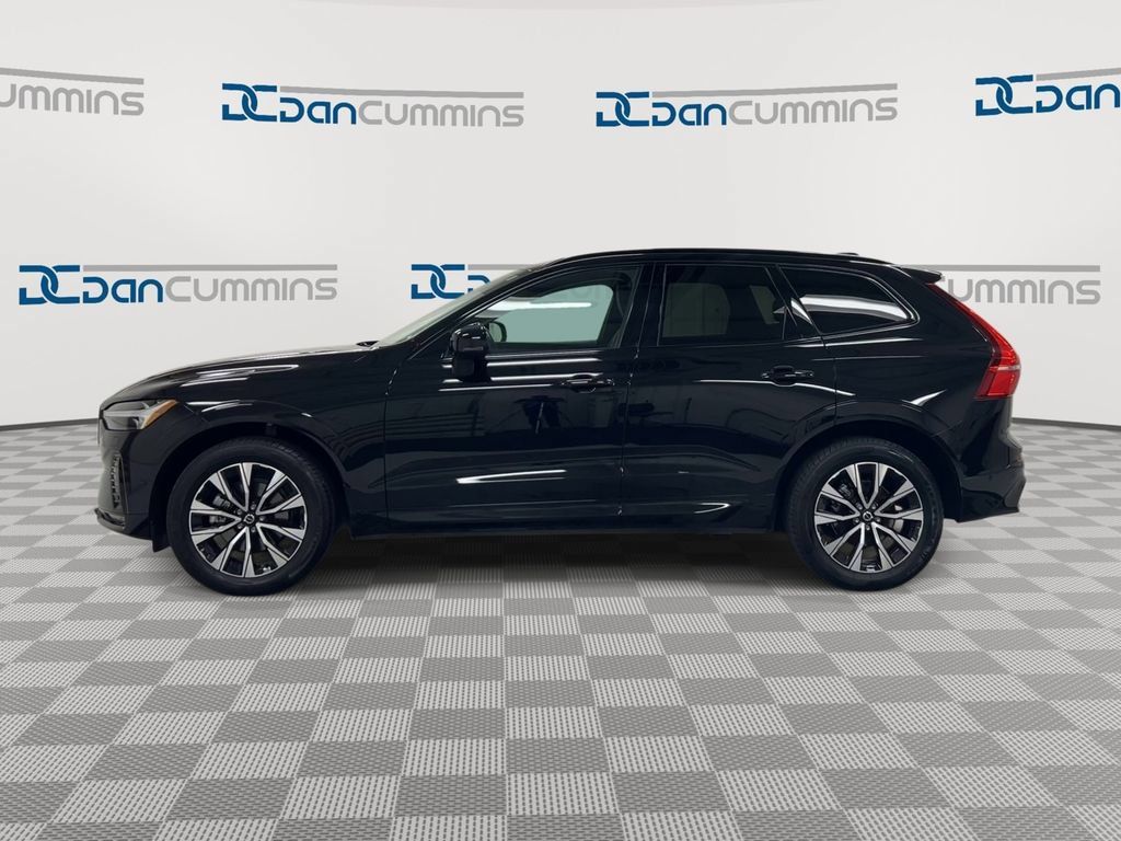 Used 2023 Volvo XC60 B5 Plus AWD/4WD image 5
