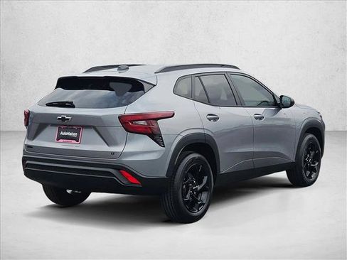 New 2026 Chevrolet Trax LT w/ Driver Confidence Package image 2