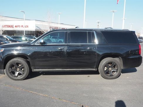 Used 2017 Chevrolet Suburban Premier image 5