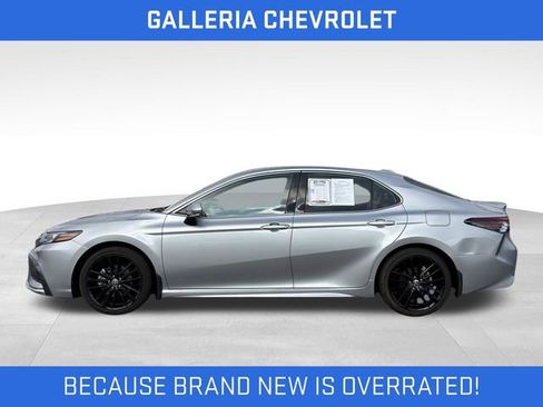 Used 2022 Toyota Camry XSE FWD image 4
