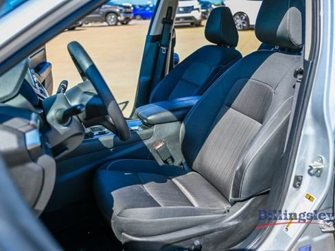 Used 2024 Nissan Altima 2.5 SV FWD image 10
