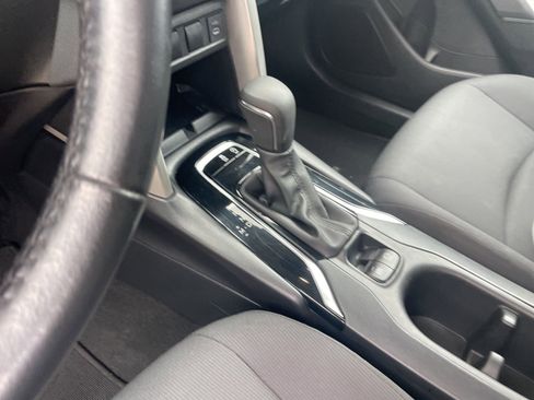 Used 2024 Toyota Corolla Cross LE AWD/4WD image 23