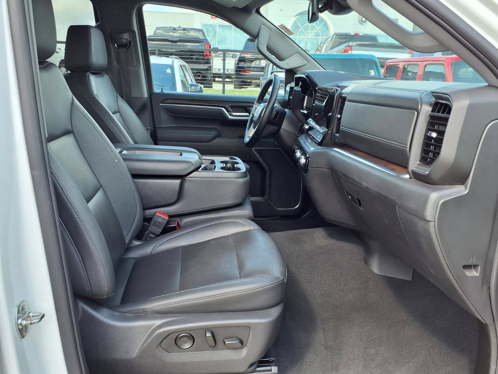 Used 2025 GMC Sierra 1500 SLT RWD image 19