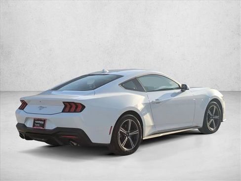 Used 2025 Ford Mustang Coupe RWD image 5