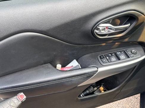 Certified 2022 Jeep Cherokee Latitude AWD/4WD image 14