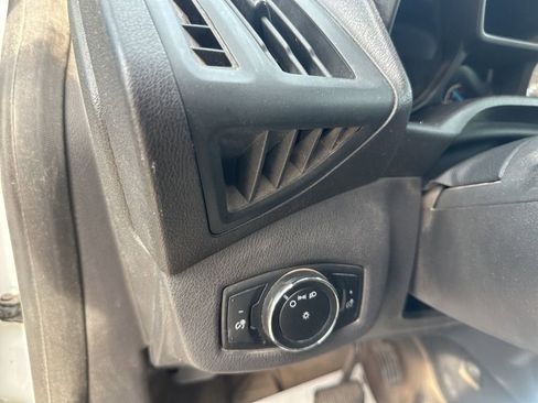 Used 2015 Ford Transit Connect XL image 6