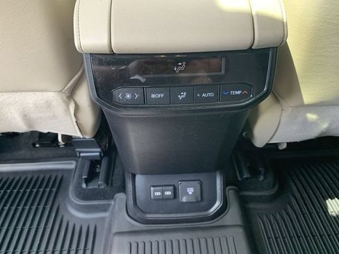 Used 2023 Toyota Highlander Limited AWD/4WD image 33