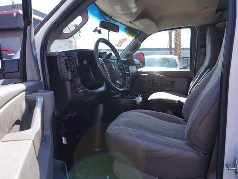 Used 2018 Chevrolet Express 2500 Extended w/ Communications Package RWD image 18