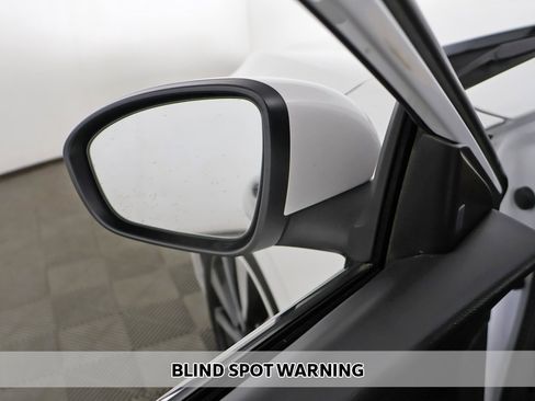 Used 2023 Nissan Sentra SV w/ SV Premium Package image 5