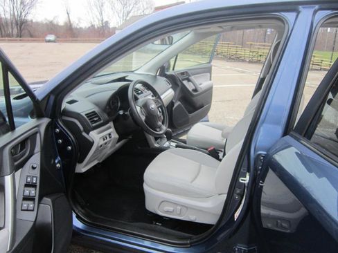 Used 2014 Subaru Forester 2.5i Premium w/ All-Weather Package image 9