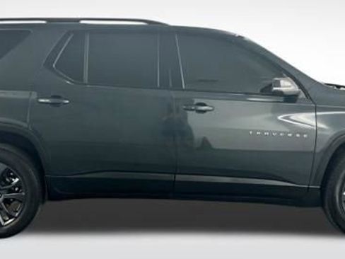 Used 2021 Chevrolet Traverse RS image 9
