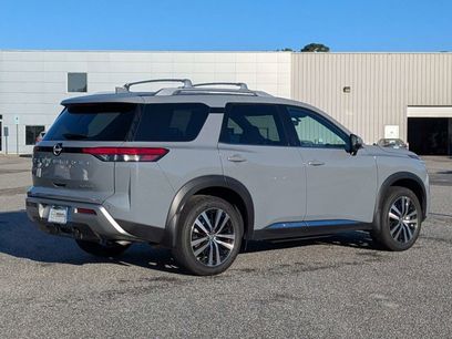 New 2025 Nissan Pathfinder Platinum w/ Cargo Package