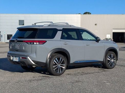 New 2025 Nissan Pathfinder Platinum w/ Cargo Package image 4