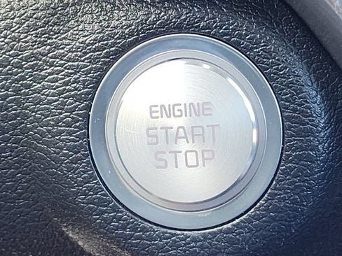 Certified 2024 Kia Telluride EX w/ EX Captain's Chair Package FWD image 37