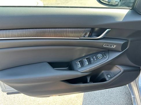 Used 2018 Honda Accord EX-L image 12