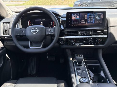 New 2026 Nissan Pathfinder SL w/ SL Premium Package AWD/4WD image 8