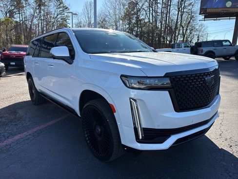 Used 2023 Cadillac Escalade ESV Premium Luxury w/ Performance Package image 4