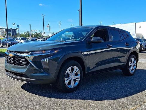 New 2026 Chevrolet Trax LS w/ Driver Confidence Package FWD image 2