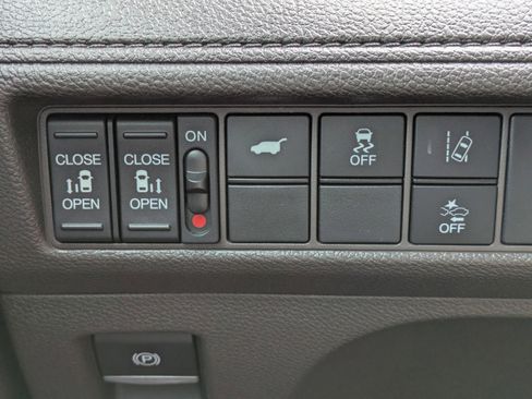 Used 2018 Honda Odyssey EX-L image 22