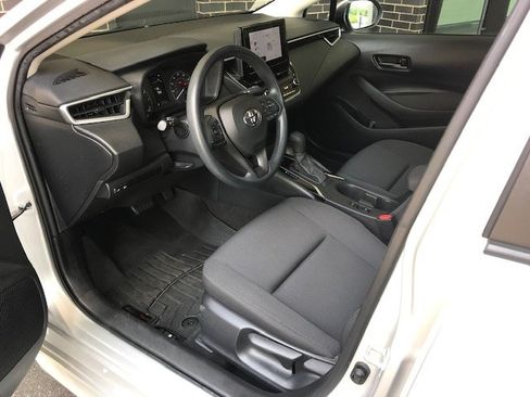 Used 2023 Toyota Corolla LE FWD image 5