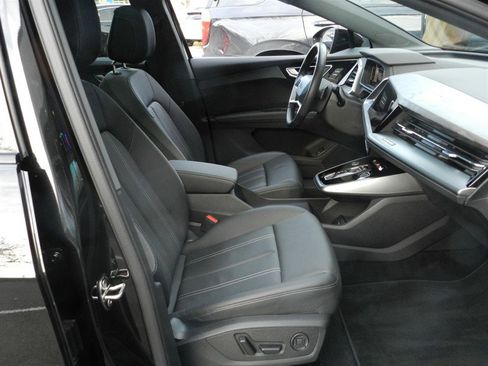 Used 2024 Audi Q4 e-tron Premium Plus w/ Premium Plus image 23