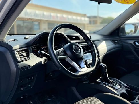 Used 2018 Nissan Rogue SV AWD/4WD image 22