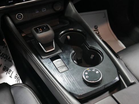 Used 2023 Nissan Rogue SL image 24