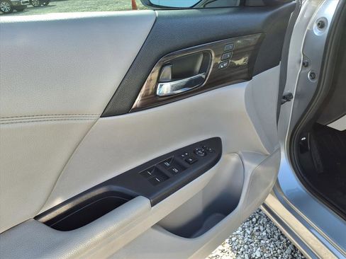 Used 2016 Honda Accord EX-L image 8