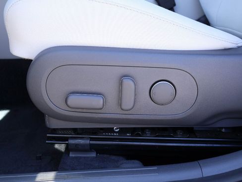 Used 2025 Hyundai Kona SEL image 24