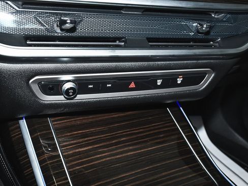 Used 2023 BMW X7 xDrive40i w/ Executive Package image 47