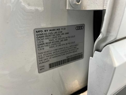 Used 2024 Audi Q3 2.0T Premium w/ Convenience Package AWD/4WD image 17