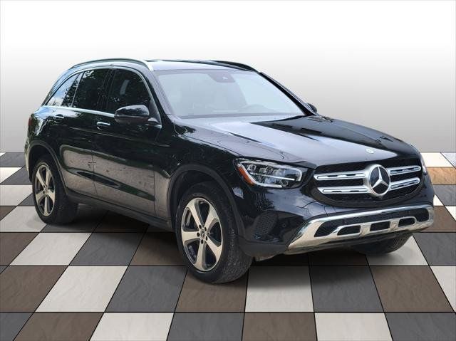 Used 2022 Mercedes-Benz GLC 300 4MATIC w/ Premium Package Lite image 3