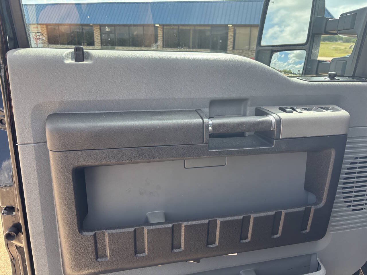 Used 2013 Ford F250 4x4 Crew Cab Super Duty image 13