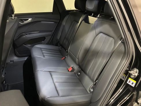 Used 2024 Audi Q4 e-tron Premium AWD/4WD image 18