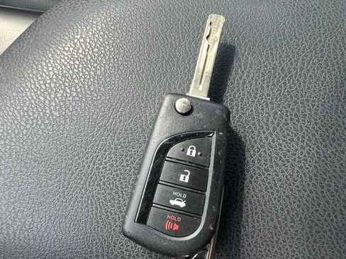 Used 2023 Toyota Camry SE FWD image 23
