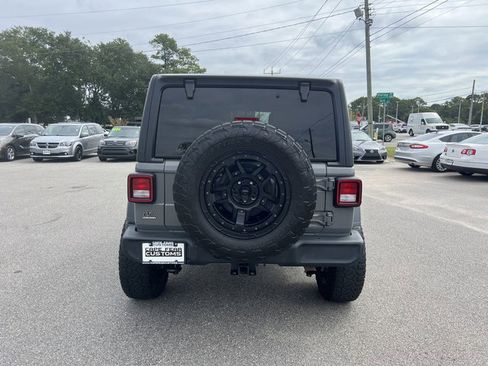 Used 2021 Jeep Wrangler Unlimited Sport image 4