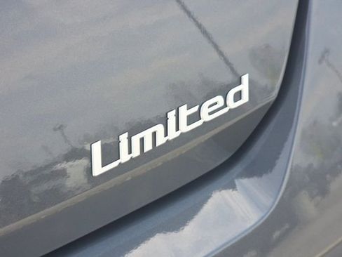 New 2026 Hyundai Elantra Limited FWD image 18