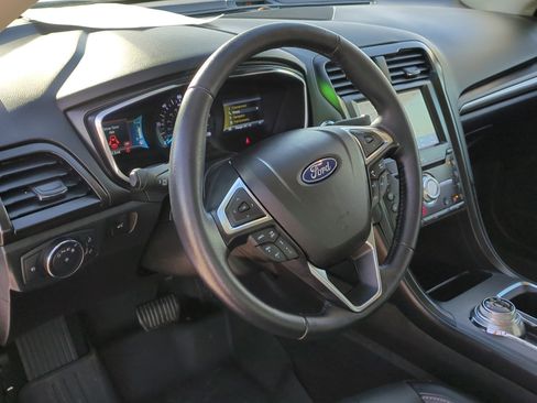 Used 2020 Ford Fusion Titanium image 14