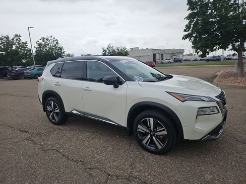 Used 2023 Nissan Rogue SL w/ SL Premium Package AWD/4WD image 2