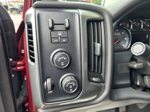 Used 2018 Chevrolet Silverado 1500 LT w/ All Star Edition AWD/4WD image 14