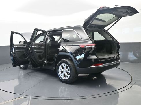 Used 2024 Jeep Grand Cherokee Limited w/ Luxury Tech Group II image 83