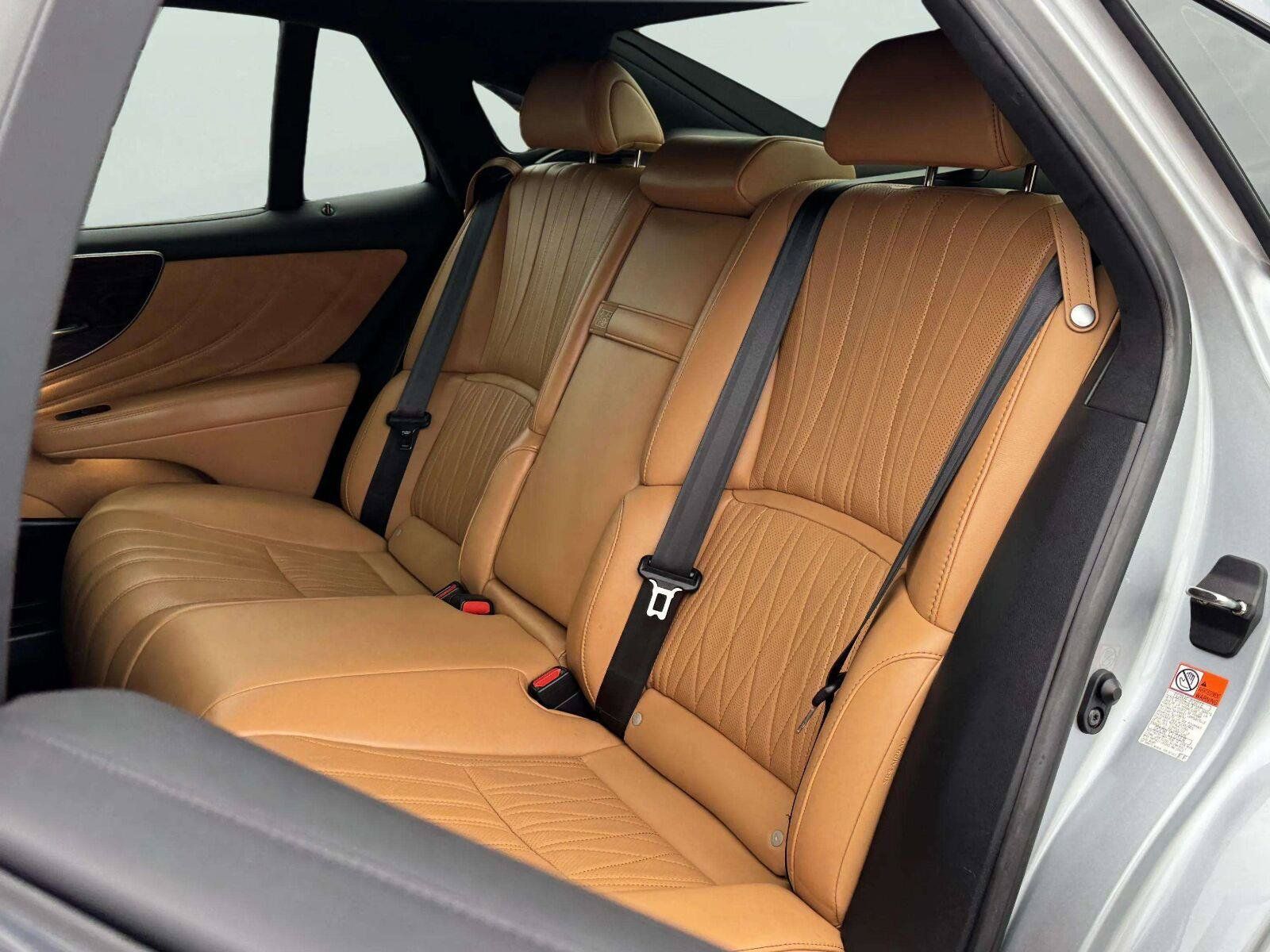 Used 2023 Lexus LS 500 w/ Interior Upgrade Package RWD image 32
