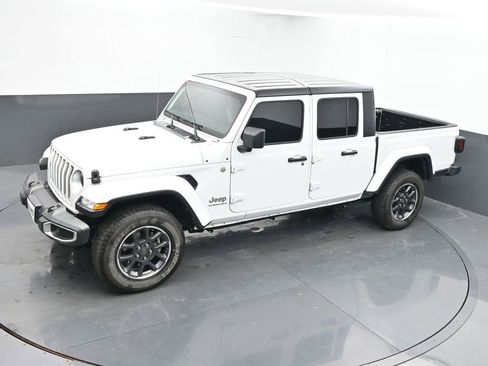 Used 2023 Jeep Gladiator Overland image 36