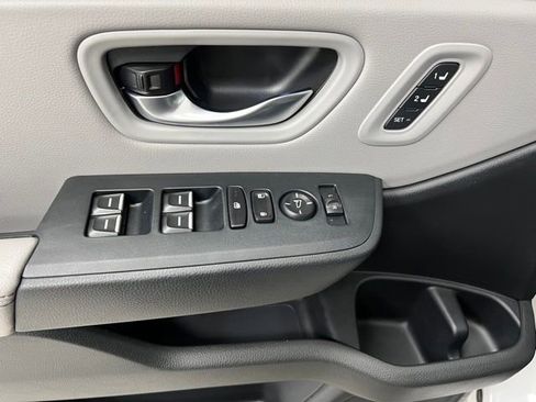 Used 2025 Honda Pilot Touring image 16