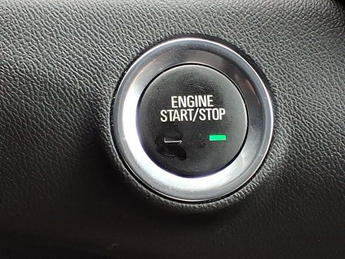 Used 2024 GMC Terrain SLE image 21