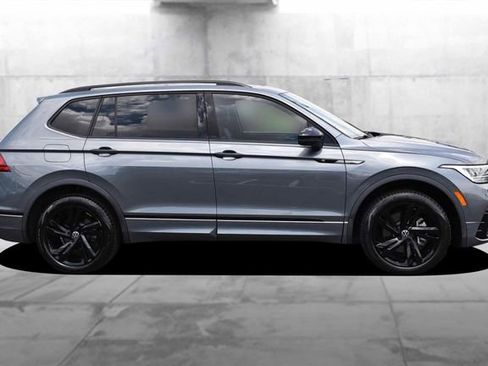 Certified 2023 Volkswagen Tiguan SE R-Line FWD image 5