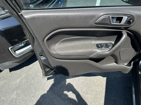 Used 2015 Ford Fiesta SE w/ Equipment Group 201A FWD image 23