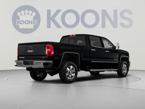 Used 2016 GMC Sierra 2500 SLT w/ All-Terrain HD Package AWD/4WD image 4