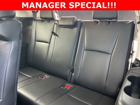 Used 2023 Toyota Highlander XLE image 11